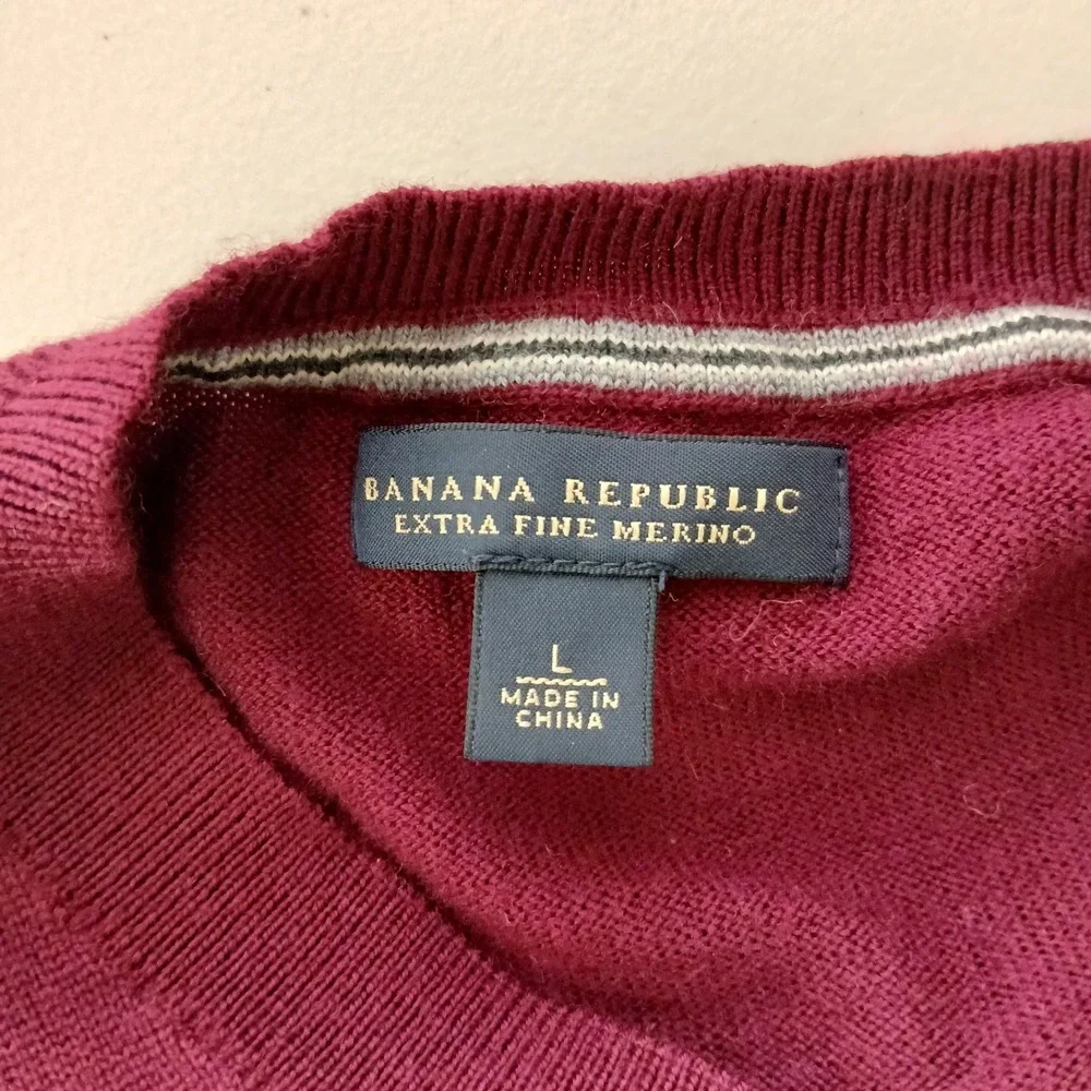 Banana Republic Sweater Mens Large Burgundy Extra Fine Merino Wool V-Neck Preppy